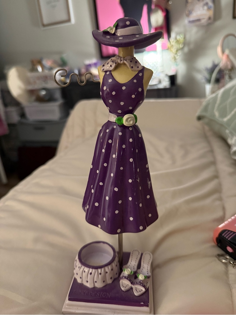 Vintage Boutique Jewelry Holder